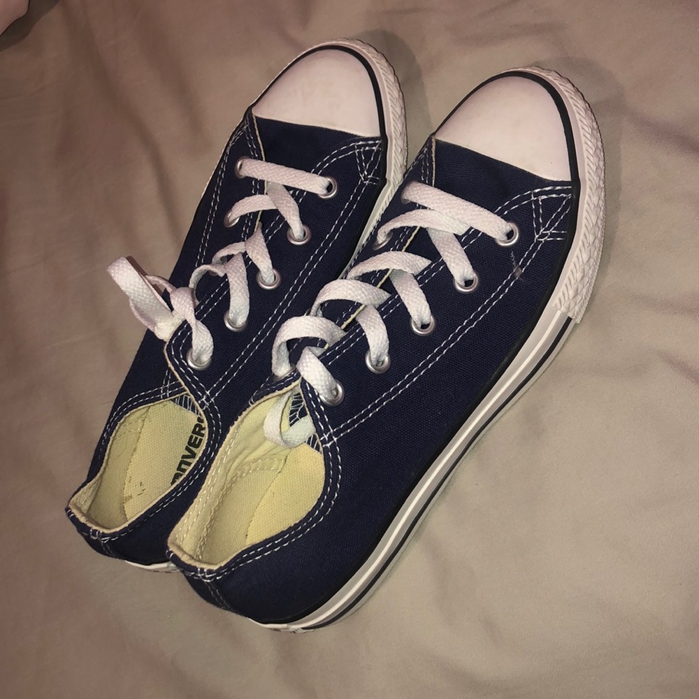 Kids Navy converse - Picture 1 of 3